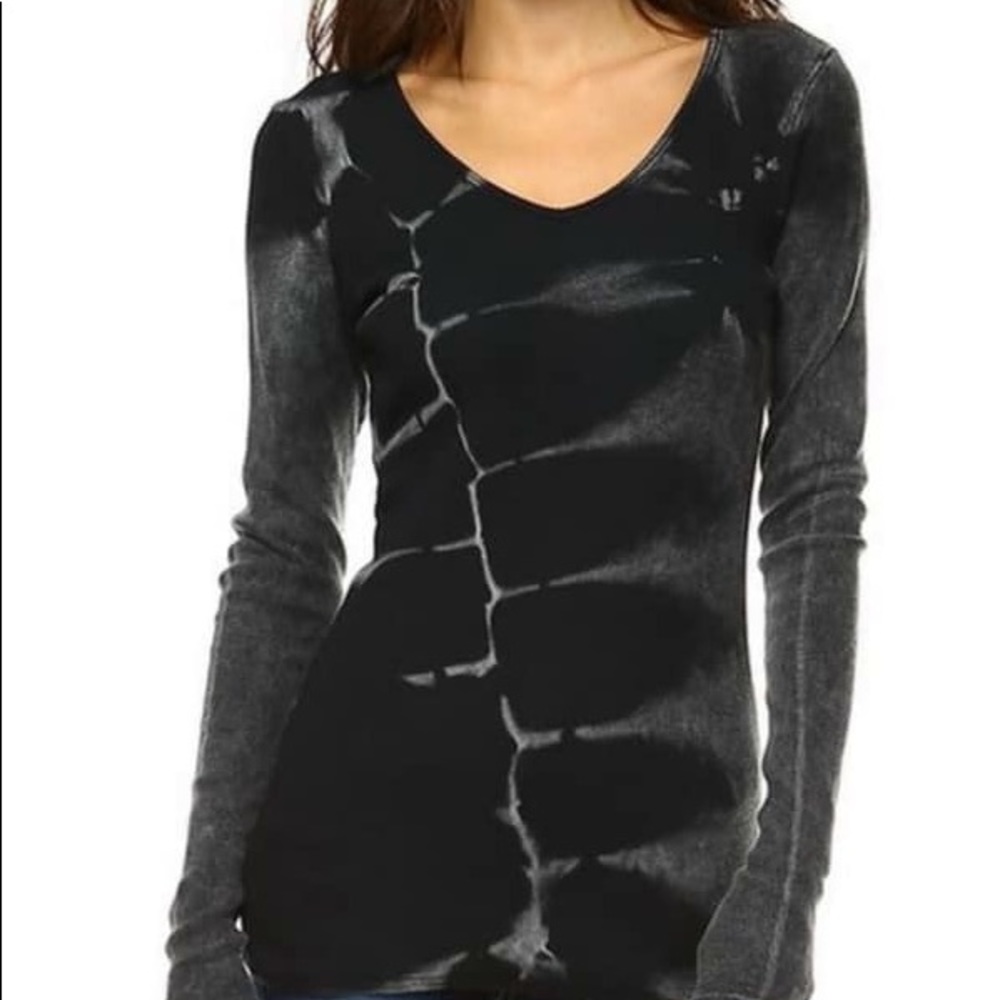 Black v neck tie dye top